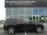 Photo of 2022 Diamond Black Crystal Pearlcoat Jeep Grand Cherokee