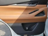 Thumbnail of 2025 Mjst Whte INFINITI QX60
