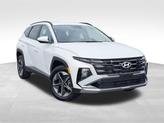 Photo of 2025 White Pearl Hyundai TUCSON