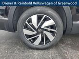 Thumbnail of 2025 Deep Black Pearl Effect Volkswagen Atlas
