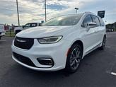 Thumbnail of 2021 Bright White Clearcoat Chrysler Pacifica