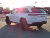 Thumbnail of 2025 Bright White Clearcoat Jeep Grand Cherokee