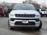 Thumbnail of 2025 Silver Zynith Metallic Clearcoat Jeep Compass