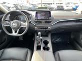 Thumbnail of 2022 Pearl White Tricoat Nissan Altima