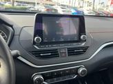 Thumbnail of 2022 Pearl White Tricoat Nissan Altima