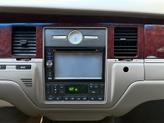 Thumbnail of 2005 White Lincoln Town Car