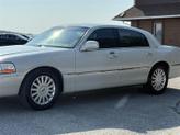 Thumbnail of 2005 White Lincoln Town Car