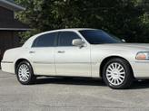 Thumbnail of 2005 White Lincoln Town Car