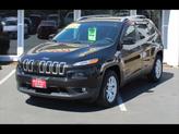 Photo of 2017 Diamond Black Crystal Pearlcoat Jeep Cherokee