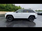 Thumbnail of 2024 Bright White Clearcoat Jeep Grand Cherokee