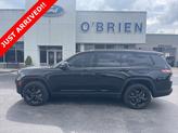 Photo of 2023 Diamond Black Crystal Pearlcoat Jeep Grand Cherokee L