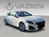 Photo of 2024 Glacier White Nissan Altima