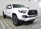 Photo of 2022 White Toyota Tacoma