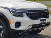 Thumbnail of 2025 Snow White Pearl Kia Seltos