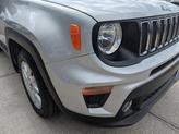 Thumbnail of 2019 Glacier Metallic Clearcoat Jeep Renegade