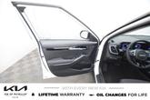 Thumbnail of 2026 White / Black Kia Seltos