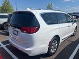 Thumbnail of 2019 Bright White Clearcoat Chrysler Pacifica