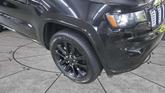 Thumbnail of 2020 Diamond Black Crystal Pearlcoat Jeep Grand Cherokee