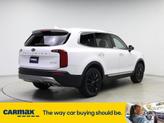 Thumbnail of 2021 White Kia Telluride