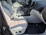Thumbnail of 2019 Diamond Black Jeep Cherokee