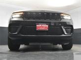 Thumbnail of 2025 Diamond Black Crystal Pearlcoat Jeep Grand Cherokee