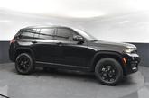 Thumbnail of 2025 Diamond Black Crystal Pearlcoat Jeep Grand Cherokee