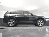 Thumbnail of 2025 Diamond Black Crystal Pearlcoat Jeep Grand Cherokee