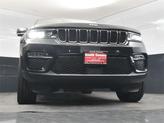 Thumbnail of 2025 Diamond Black Crystal Pearlcoat Jeep Grand Cherokee