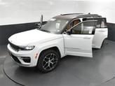 Thumbnail of 2024 Bright White Clearcoat Jeep Grand Cherokee
