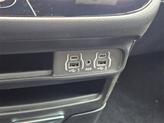 Thumbnail of 2025 Diamond Black Crystal Pearlcoat Chrysler Voyager