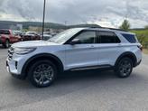 Thumbnail of 2025 Space White Metallic Ford Explorer