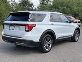 Thumbnail of 2025 Space White Metallic Ford Explorer