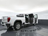 Thumbnail of 2021 White Frost Tricoat GMC Sierra 2500