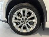 Thumbnail of 2021 Blizzard Pearl Toyota Highlander Hybrid