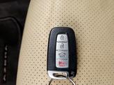 Thumbnail of 2014 White Hyundai Azera