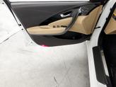 Thumbnail of 2014 White Hyundai Azera