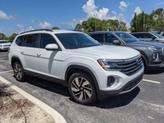 Photo of 2024 Pure White Volkswagen Atlas