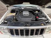 Thumbnail of 2008 Stone White Clearcoat Jeep Commander