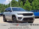 Photo of 2025 Silver Zynith Jeep Grand Cherokee