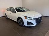 Photo of 2025 White Nissan Altima