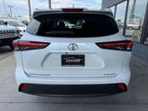 Thumbnail of 2022 White Toyota Highlander
