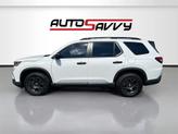 Thumbnail of 2025 Platinum White Pearl Honda Pilot