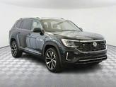 Thumbnail of 2025 Deep Black Pearl exterior Volkswagen Atlas