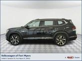Photo of 2025 Deep Black Pearl exterior Volkswagen Atlas