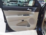 Thumbnail of 2020 Diamond Black Crystal Pearlcoat Jeep Grand Cherokee