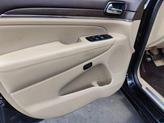 Thumbnail of 2020 Diamond Black Crystal Pearlcoat Jeep Grand Cherokee