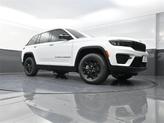 Thumbnail of 2025 Bright White Clearcoat Jeep Grand Cherokee