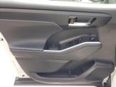 Thumbnail of 2022 Pearl Toyota Highlander
