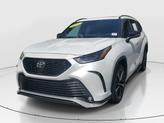 Thumbnail of 2022 Pearl Toyota Highlander