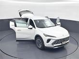Thumbnail of 2025 Summit White Buick Envision